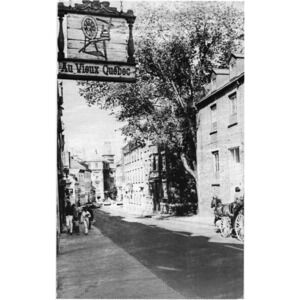 Holiday Inn Quebec City Downtown Canada Postcard